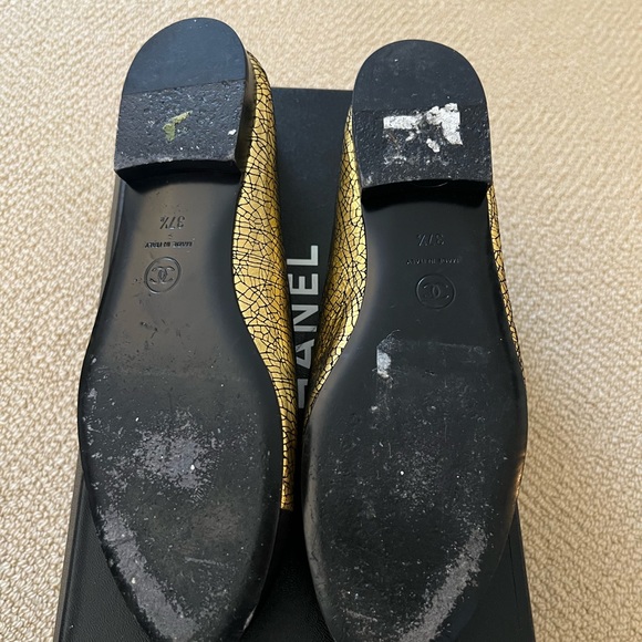 Chanel 2020 black and gold flats - Picture 3 of 4